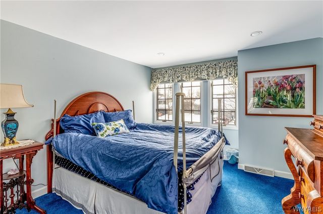 19 Bramblewood Lane, Amherst, NY 14051