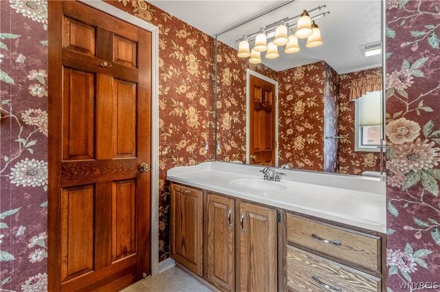 19 Bramblewood Lane, Amherst, NY 14051