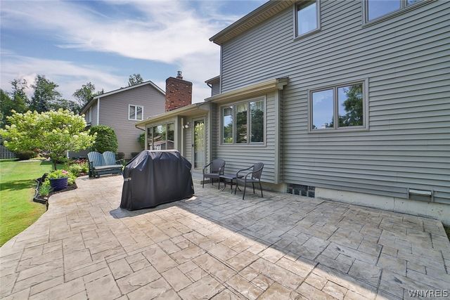 19 Bramblewood Lane, Amherst, NY 14051