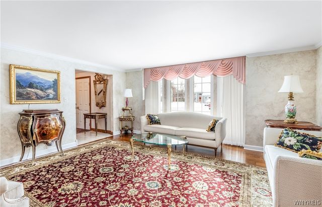 19 Bramblewood Lane, Amherst, NY 14051