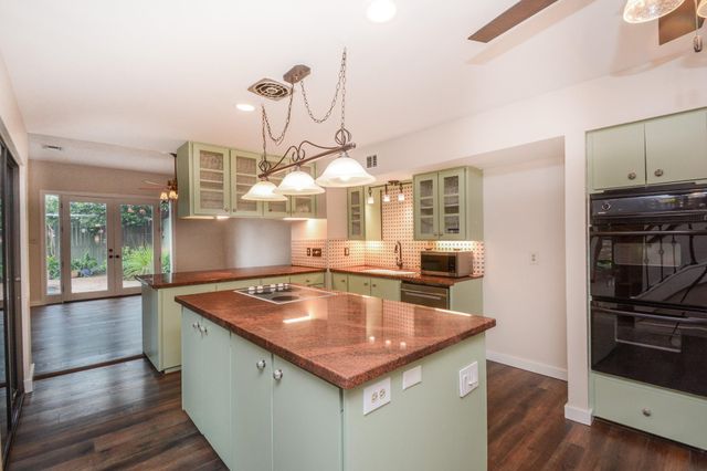 10843 Pepper Lane, Houston, TX 77079