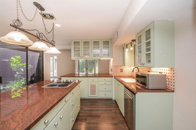 10843 Pepper Lane, Houston, TX 77079