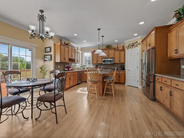 7N919 Cloverfield Road, St. Charles, IL 60175