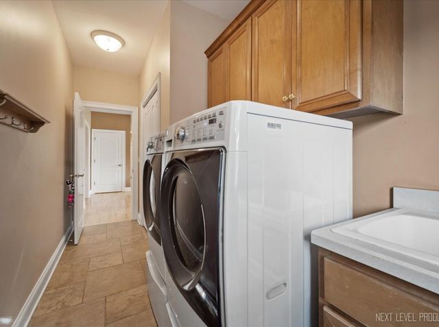 7N919 Cloverfield Road, St. Charles, IL 60175