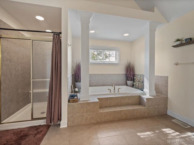 7N919 Cloverfield Road, St. Charles, IL 60175