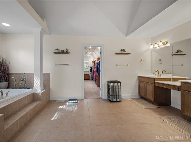 7N919 Cloverfield Road, St. Charles, IL 60175