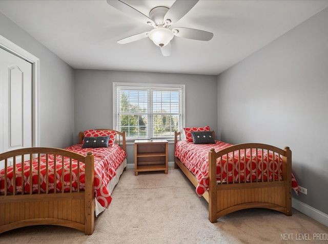 7N919 Cloverfield Road, St. Charles, IL 60175