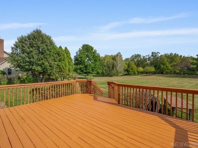 7N919 Cloverfield Road, St. Charles, IL 60175