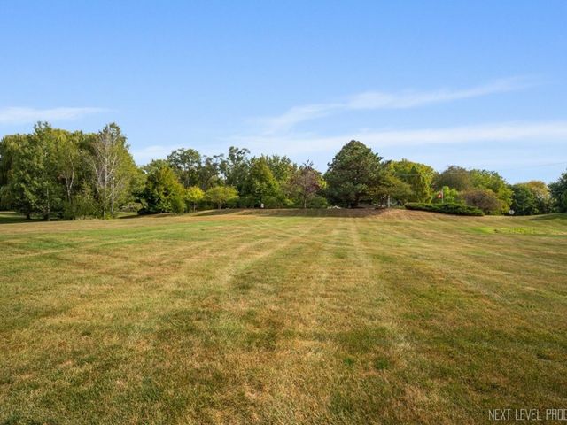 7N919 Cloverfield Road, St. Charles, IL 60175