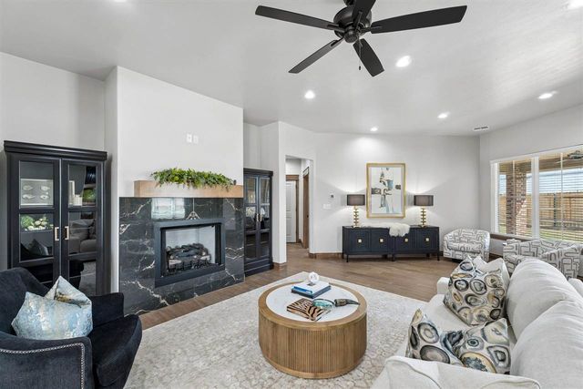 1113 NW St James Place, Lawton, OK 73505