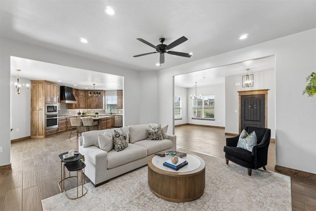 1113 NW St James Place, Lawton, OK 73505