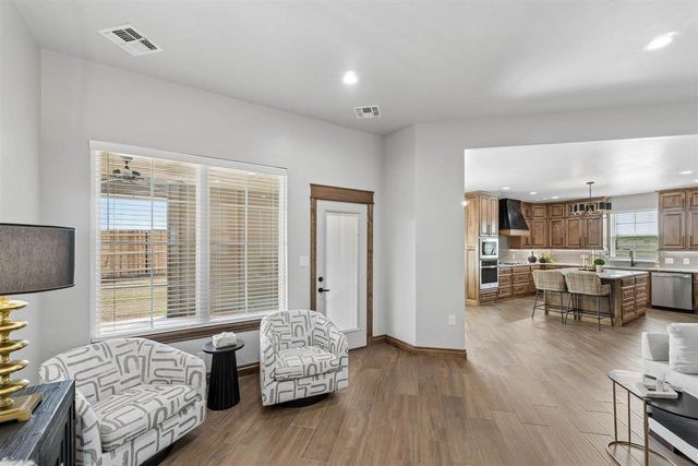 1113 NW St James Place, Lawton, OK 73505