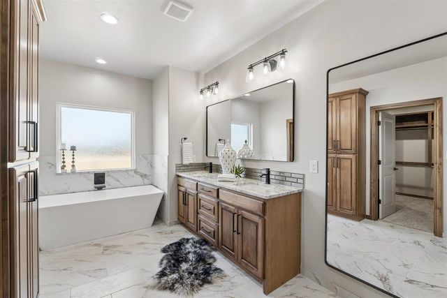 1113 NW St James Place, Lawton, OK 73505