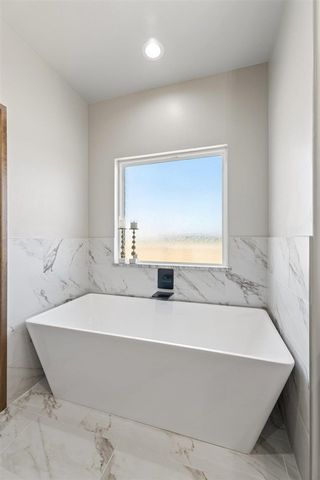 1113 NW St James Place, Lawton, OK 73505