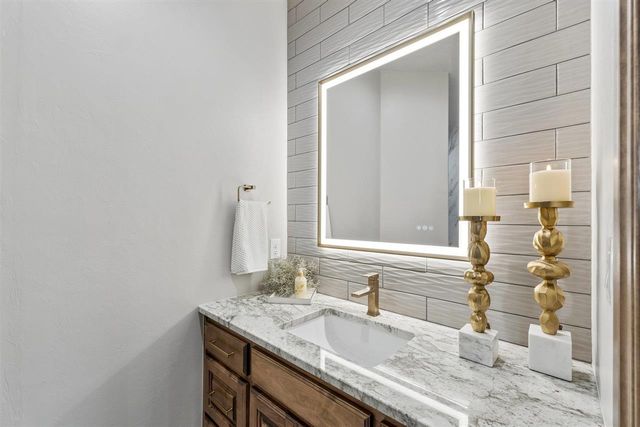 1113 NW St James Place, Lawton, OK 73505