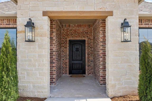 1113 NW St James Place, Lawton, OK 73505