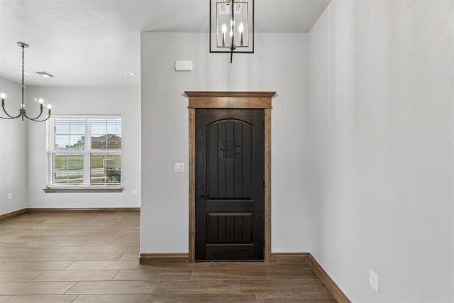 1113 NW St James Place, Lawton, OK 73505