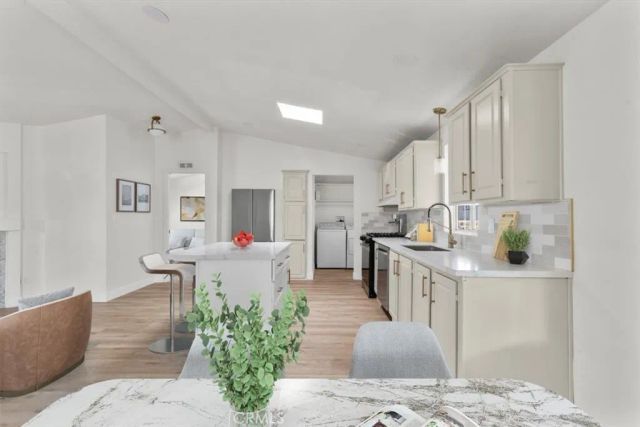 9080 Bloomfield 31, Cypress, CA 90630