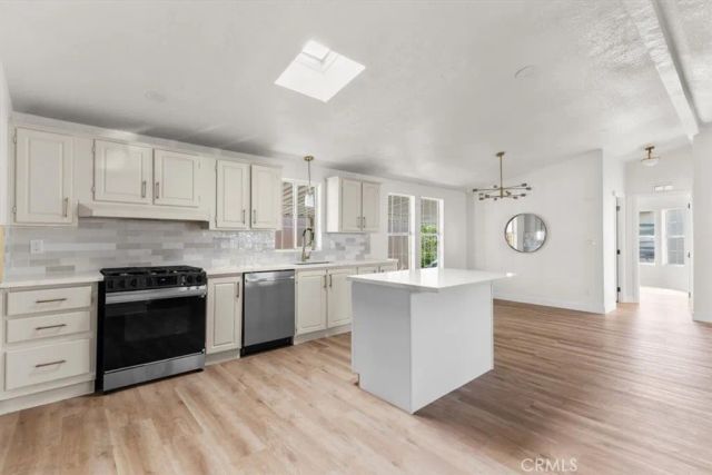 9080 Bloomfield 31, Cypress, CA 90630