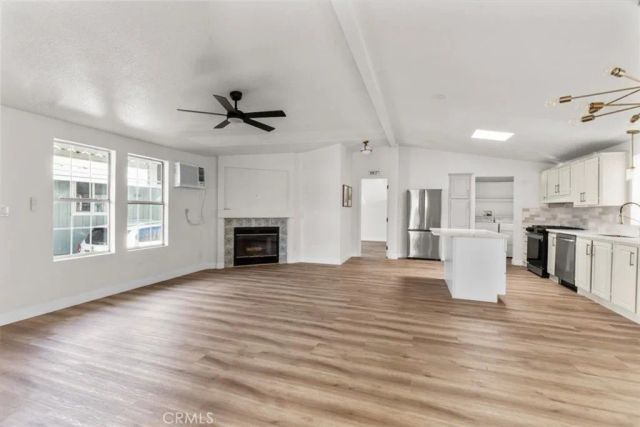 9080 Bloomfield 31, Cypress, CA 90630