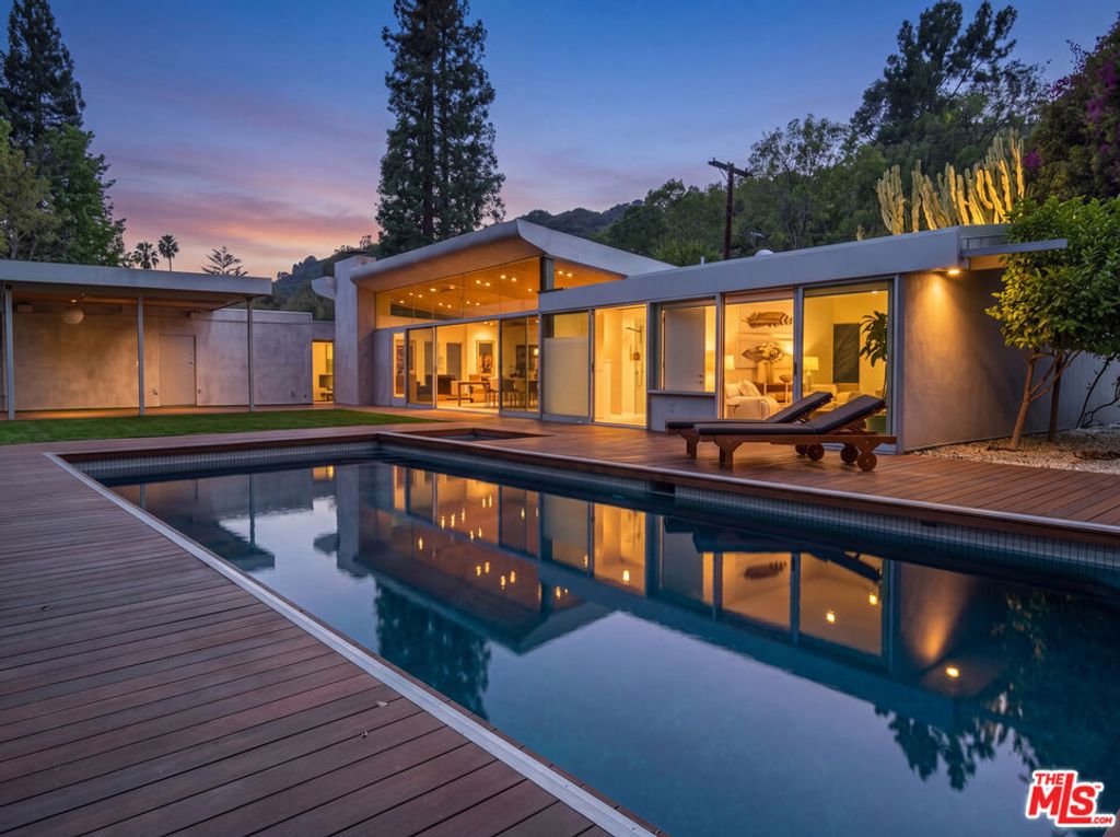2538 Hutton Drive, Beverly Hills, CA 90210 — exterior