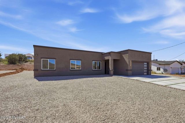 91 Circulo Penjamo, Rio Rico, AZ 85648