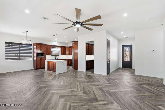 91 Circulo Penjamo, Rio Rico, AZ 85648