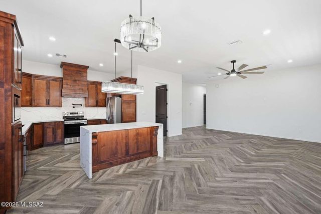 91 Circulo Penjamo, Rio Rico, AZ 85648