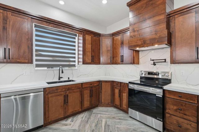 91 Circulo Penjamo, Rio Rico, AZ 85648