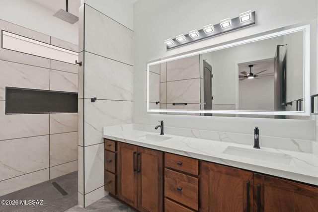 91 Circulo Penjamo, Rio Rico, AZ 85648