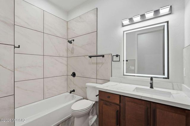 91 Circulo Penjamo, Rio Rico, AZ 85648