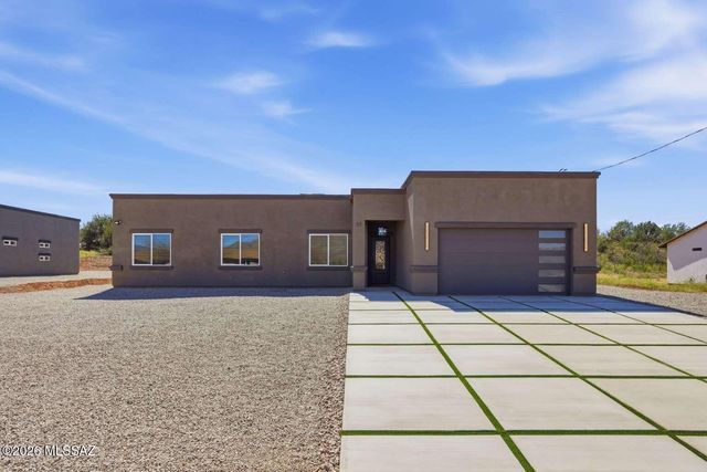 91 Circulo Penjamo, Rio Rico, AZ 85648
