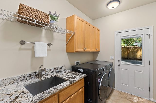 1239 216th Avenue NE, Sammamish, WA 98074