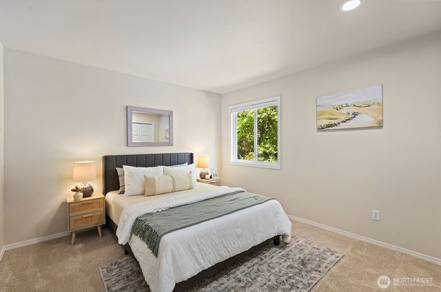 1239 216th Avenue NE, Sammamish, WA 98074