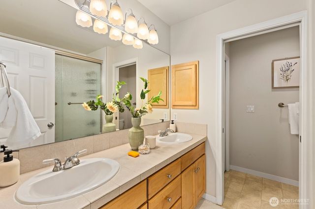 1239 216th Avenue NE, Sammamish, WA 98074