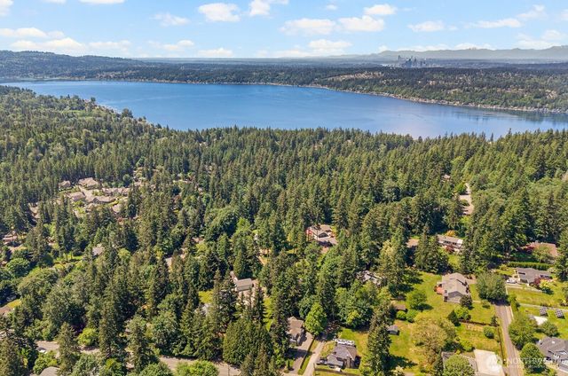 1239 216th Avenue NE, Sammamish, WA 98074