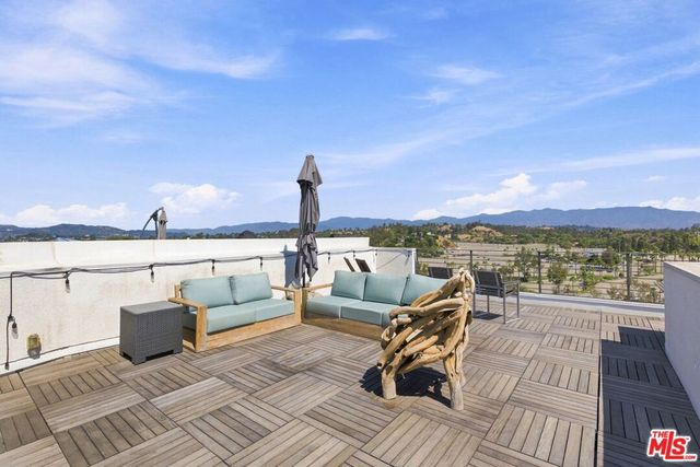 1035 White Knoll Drive, Los Angeles, CA 90012