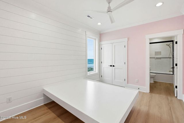 543 Ocean Boulevard W, Holden Beach, NC 28462
