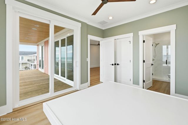 543 Ocean Boulevard W, Holden Beach, NC 28462