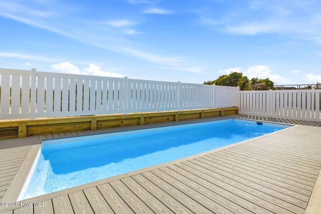 543 Ocean Boulevard W, Holden Beach, NC 28462