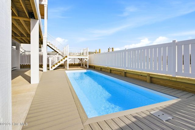 543 Ocean Boulevard W, Holden Beach, NC 28462