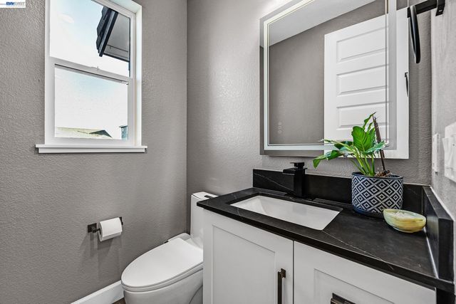 259 Eagle Nest Dr, Oakley, CA 94561