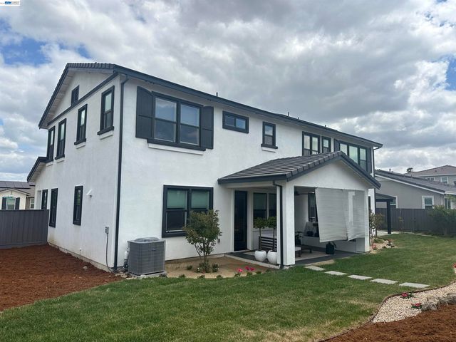 259 Eagle Nest Dr, Oakley, CA 94561