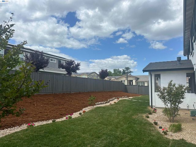 259 Eagle Nest Dr, Oakley, CA 94561