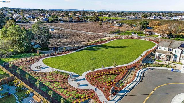 259 Eagle Nest Dr, Oakley, CA 94561