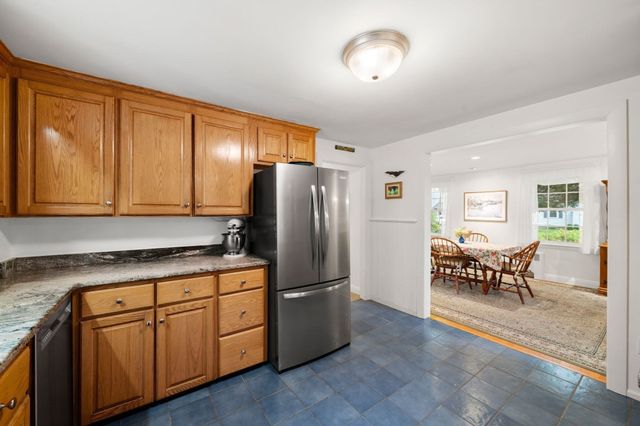 14 Ortins Rd, Hamilton, MA 01982