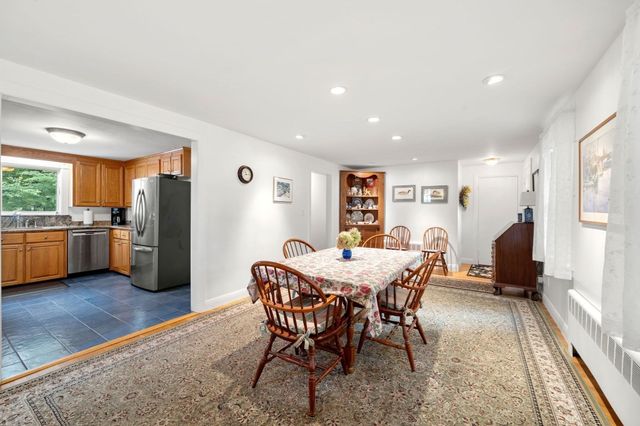 14 Ortins Rd, Hamilton, MA 01982