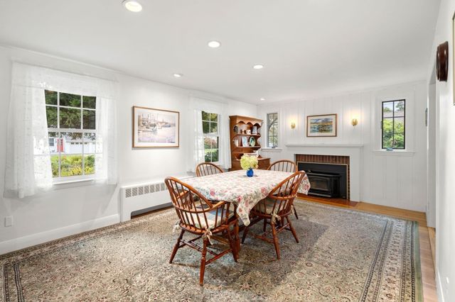 14 Ortins Rd, Hamilton, MA 01982