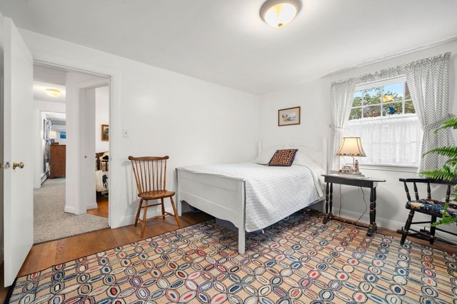 14 Ortins Rd, Hamilton, MA 01982