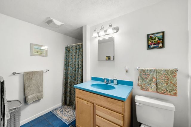 14 Ortins Rd, Hamilton, MA 01982